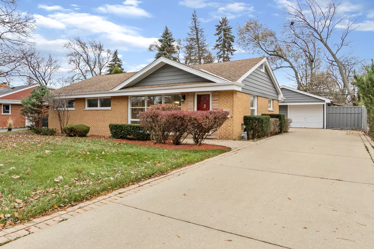 Glenview, IL 60025,2543 Pick DR