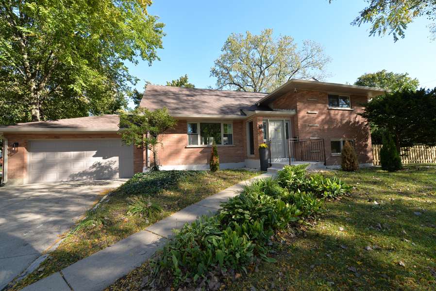 6929 N Lamon AVE, Lincolnwood, IL 60712