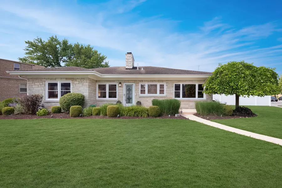 1950 N 74th AVE, Elmwood Park, IL 60707