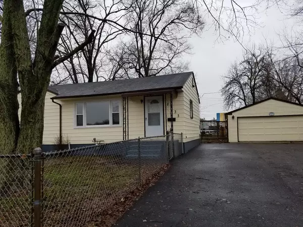 Waukegan, IL 60087,2133 Indian RD