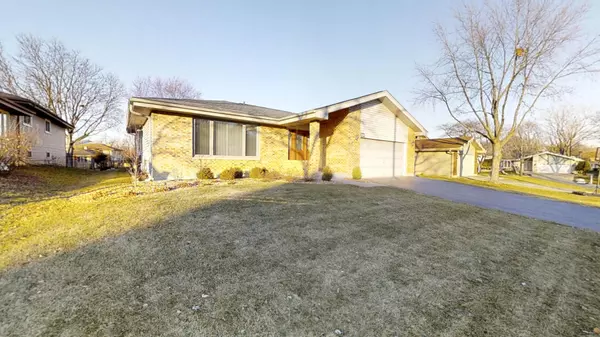 Downers Grove, IL 60516,1606 Valley Forge PL