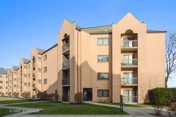 7400 W LAWRENCE AVE #225, Harwood Heights, IL 60706