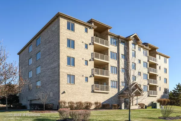 11131 Waters Edge DR #1C, Orland Park, IL 60467