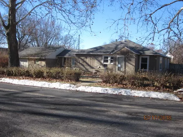 1211 Avenue J, Sterling, IL 60181