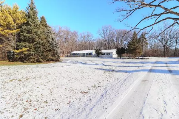 N2438 Elgin Club DR, Lake Geneva, WI 53147