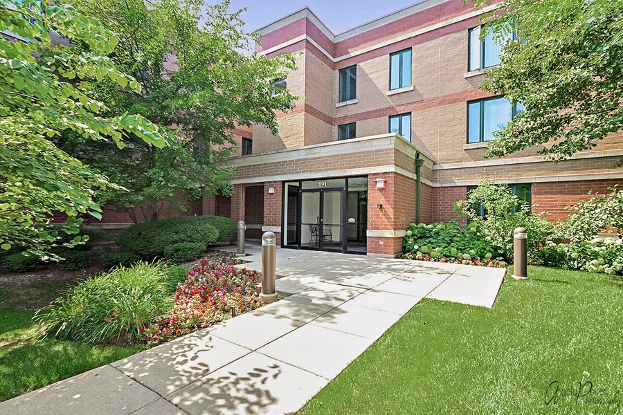 891 Central AVE #236, Highland Park, IL 60035