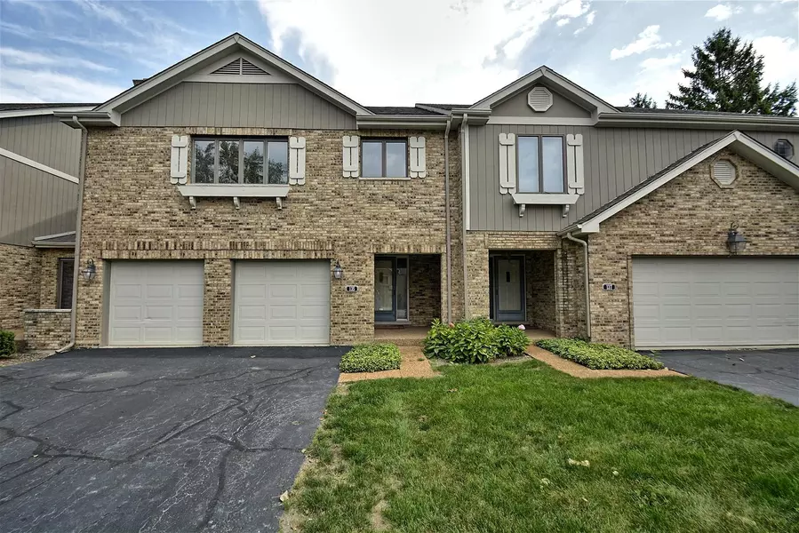 135 Castle Rock LN, Bloomingdale, IL 60108