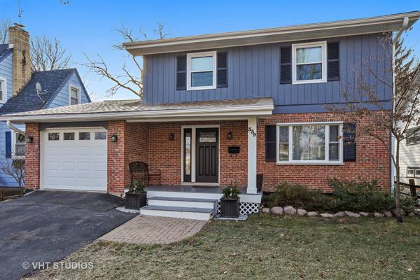 339 E Russell ST, Barrington, IL 60010