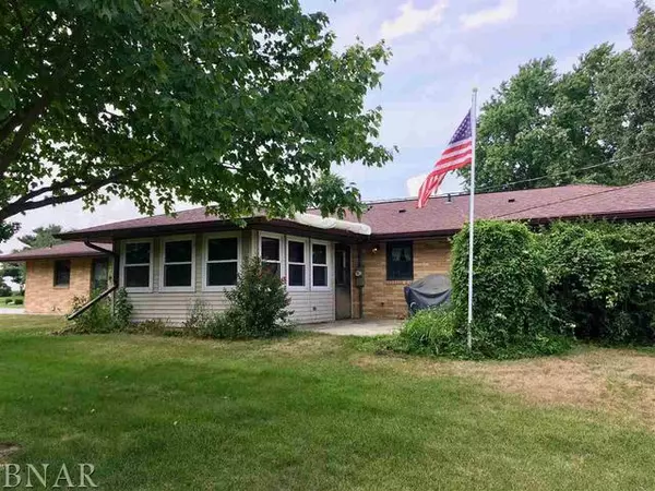 Arrowsmith, IL 61722,102 E Grant ST