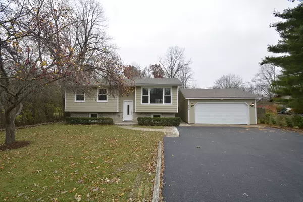 4379 W Lawn AVE, Gurnee, IL 60031