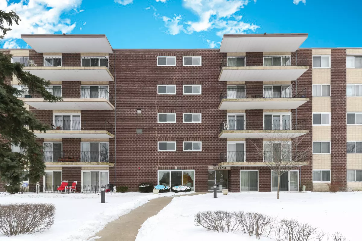 Downers Grove, IL 60515,5300 Walnut AVE #20D