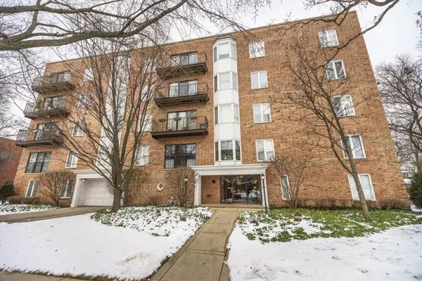 2501 CENTRAL ST #5A, Evanston, IL 60201