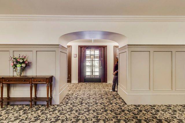 Chicago, IL 60613,3750 N Lake Shore DR #12H