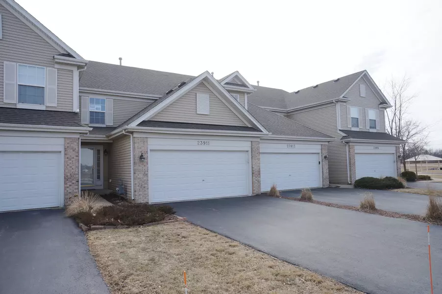 23911 Mc Mullin CIR, Plainfield, IL 60586