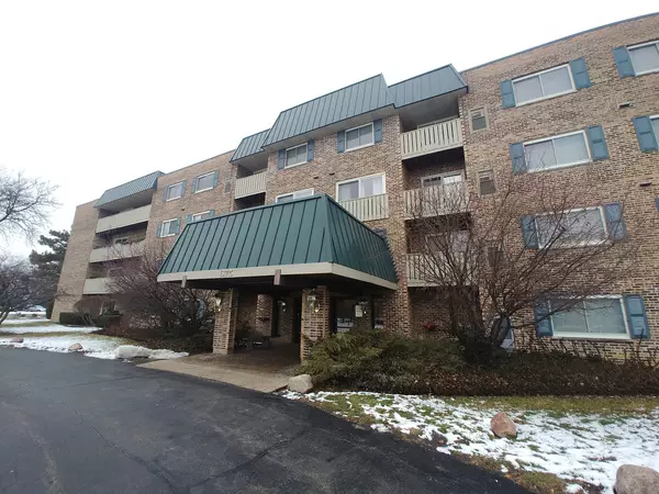 675 GROVE DR #211, Elk Grove Village, IL 60007