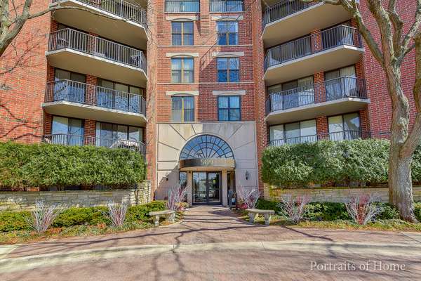 509 Aurora AVE #215, Naperville, IL 60540