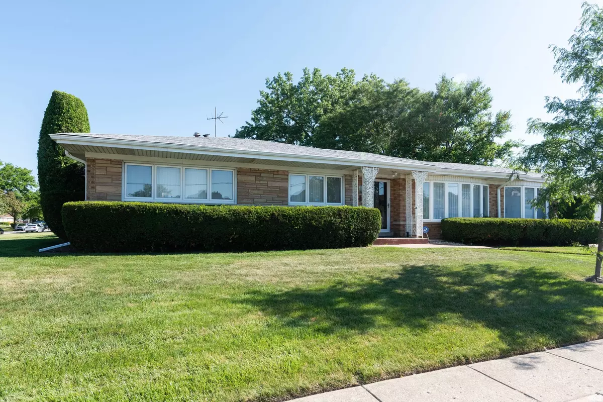 Lincolnwood, IL 60712,4474 W Chase AVE