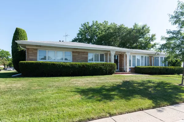 4474 W Chase AVE, Lincolnwood, IL 60712