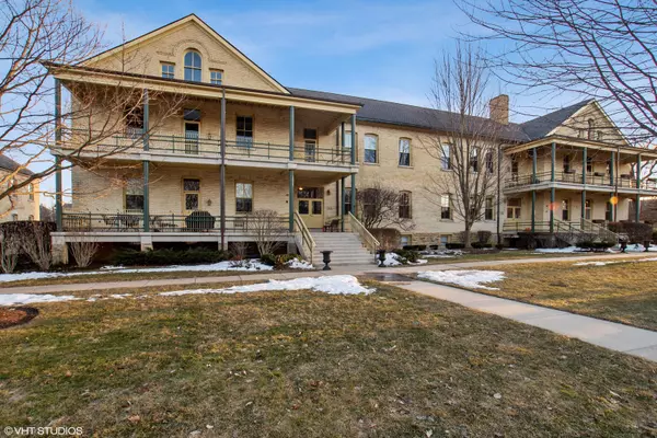 344 Leonard Wood South #204, Highland Park, IL 60035