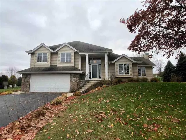 Byron, IL 61010,5325 E Scarlet Oak LN