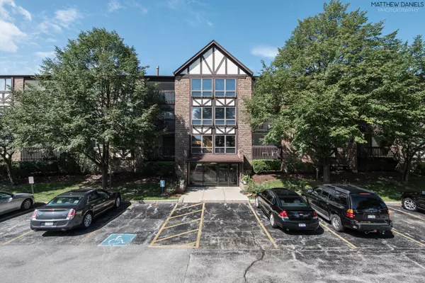 10351 MENARD AVE #315, Oak Lawn, IL 60453