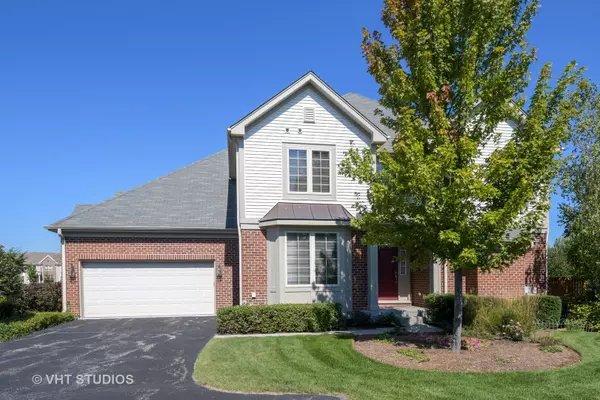 2114 Apple Hill LN, Buffalo Grove, IL 60089