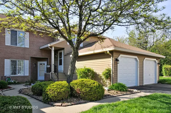 2478 BRUNSWICK CIR #B2, Woodridge, IL 60517