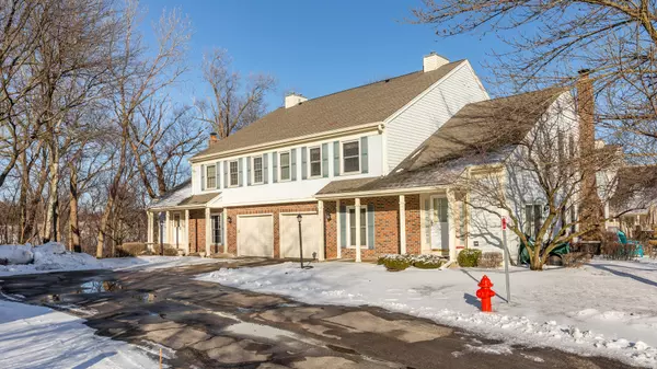 2720 College Hill CIR #311, Schaumburg, IL 60173