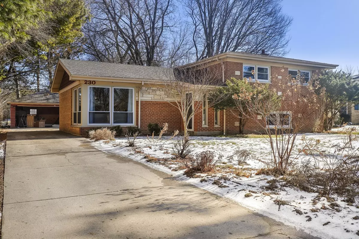 Wilmette, IL 60091,230 Locust RD