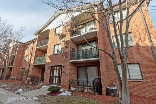 8422 W Catalpa AVE #203, Chicago, IL 60656