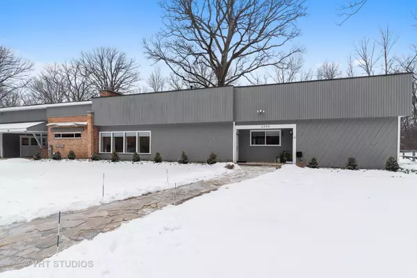 2590 Chianti TRL, Riverwoods, IL 60015