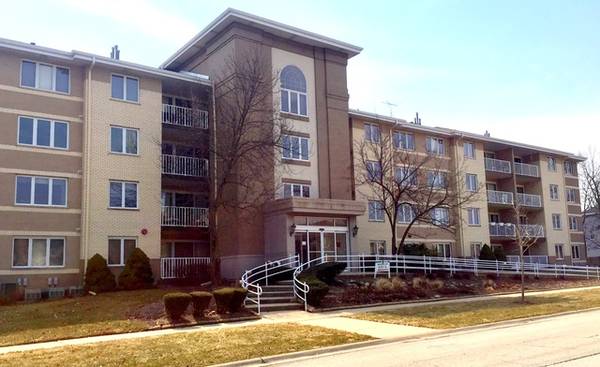 440 E Montrose AVE #111, Wood Dale, IL 60191