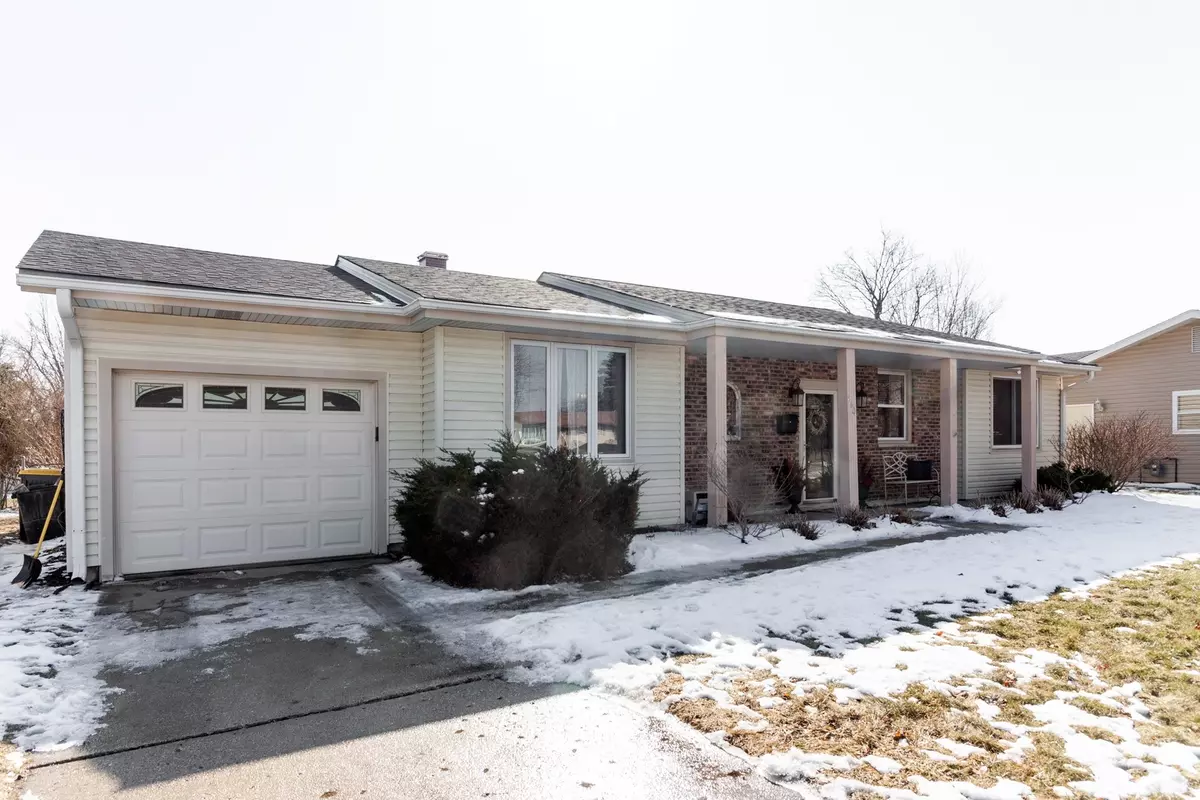 Carol Stream, IL 60188,560 Cherokee CT