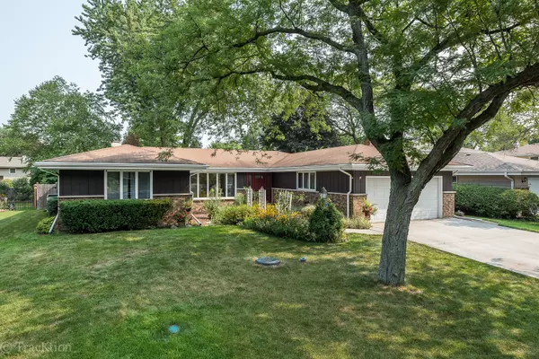 Westmont, IL 60559,248 JAMES DR