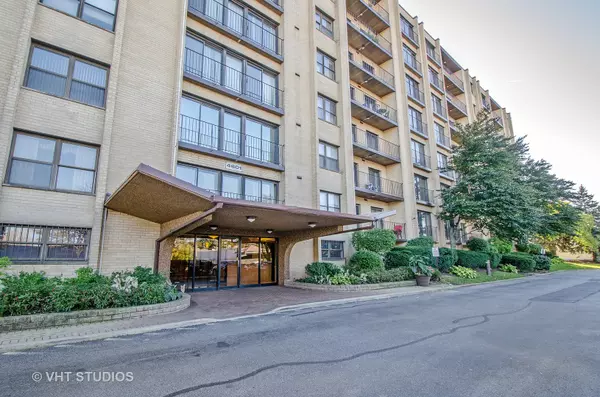 4601 W Touhy AVE #803, Lincolnwood, IL 60712