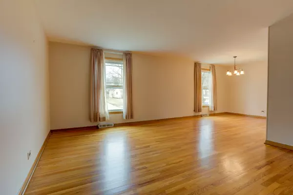 Darien, IL 60561,825 Tamarack DR