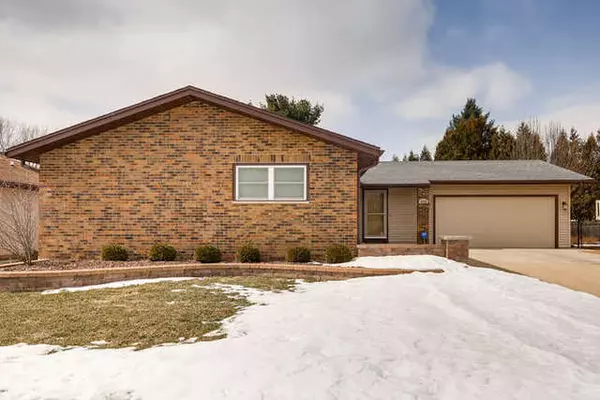 495 Shenandoah TRL, Elgin, IL 60123