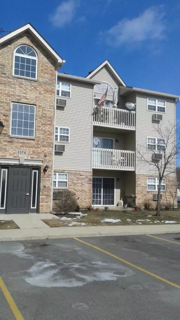 Round Lake Beach, IL 60073,1574 W Crystal Rock CT #3D