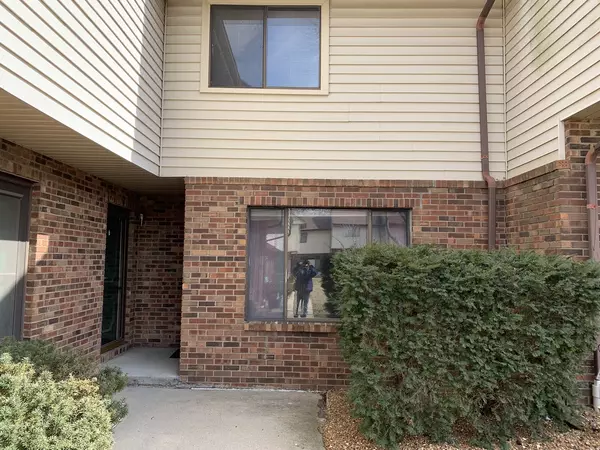 1405 E Vernon AVE #14, Normal, IL 61761