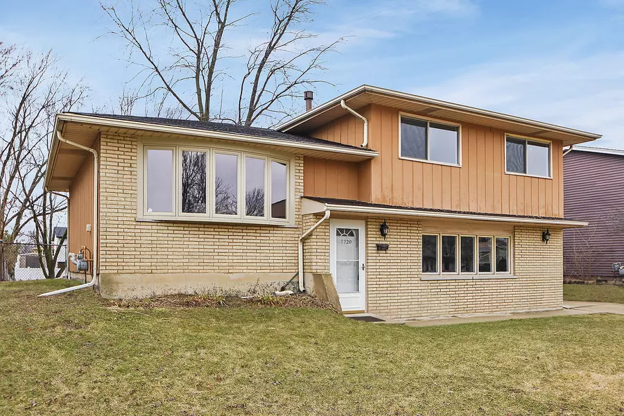 7720 162nd PL, Tinley Park, IL 60477