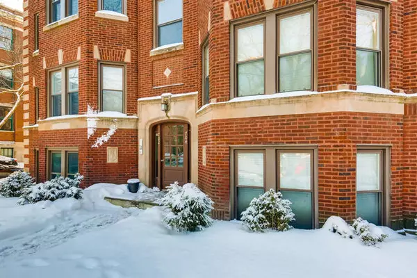 702 Reba PL #202, Evanston, IL 60202