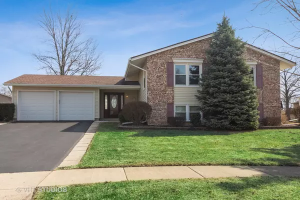 667 New Mexico TRL, Elk Grove Village, IL 60007