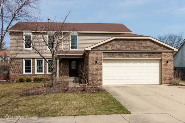 915 Highland Grove DR, Buffalo Grove, IL 60089