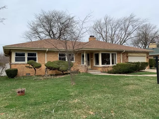 Flossmoor, IL 60422,910 Braemar RD