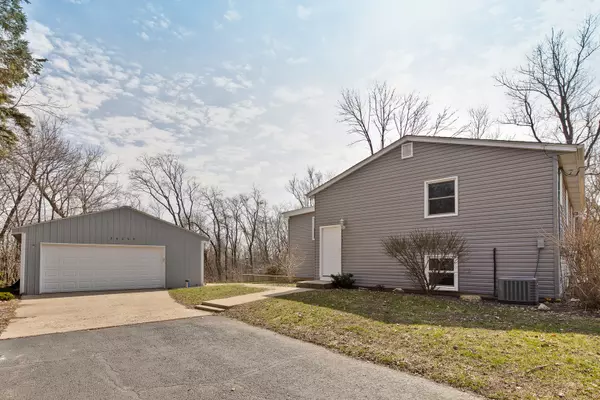 26639 W GRASS LAKE RD, Antioch, IL 60002