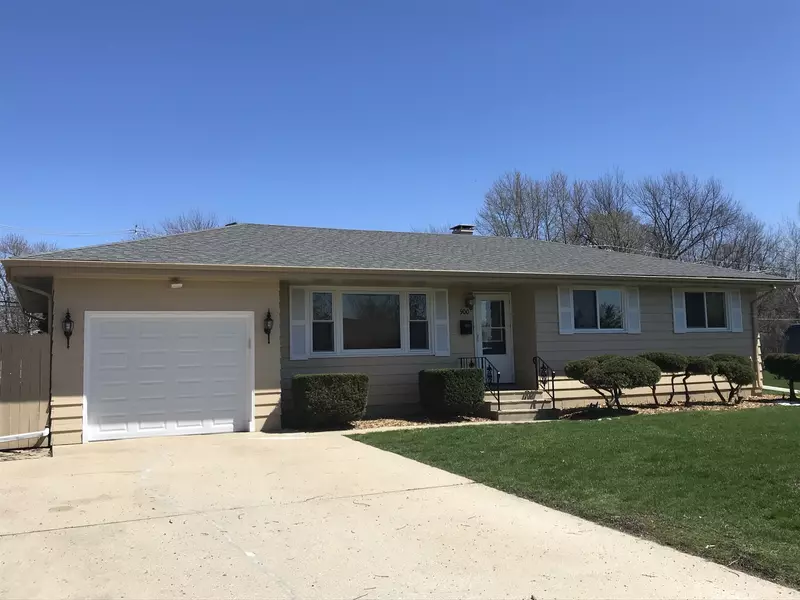 900 Magnolia DR, Joliet, IL 60435