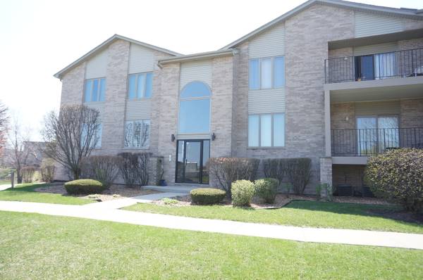 15721 Ravinia AVE #1W, Orland Park, IL 60462