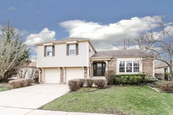 45 Wakefield LN, Buffalo Grove, IL 60089