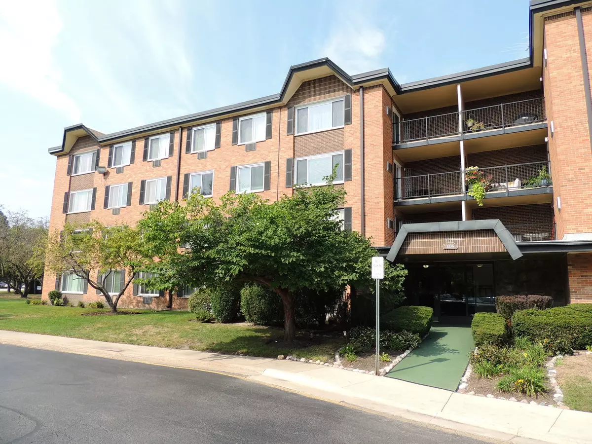 Arlington Heights, IL 60005,1226 S New Wilke RD #401