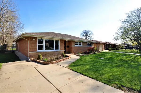 4440 W Greenleaf AVE, Lincolnwood, IL 60712